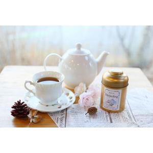 ダージリンの紅茶葉缶