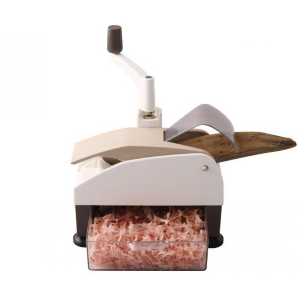 【在庫有・即納】愛工業 かつおぶし削り「オカカ」22011 日本製　鰹節 かつお節 削り器 スライサ...