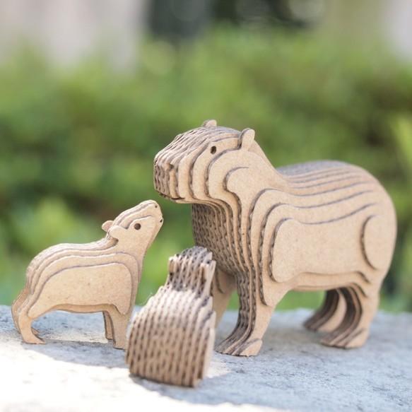 ペーパークラフト　ダンボール 　動物　カピバラ　段々動物園　カピバラの親子・立（送料無料・小型便にて...