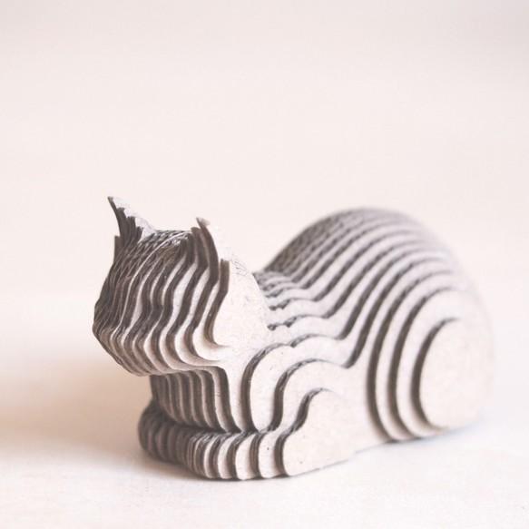 ペーパークラフト　ダンボール 　動物　猫　段々猫　catloaf（送料無料・小型便にて配送）