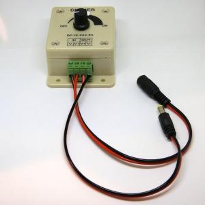 調光器  単色 LED 照明器具の明るさ調整のためのコントローラ