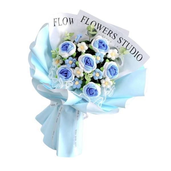 完成したかぎ針編みの花束 手作りのニットブーケ 父の日 結婚式 バレンタインデー用の造花のバラの花
