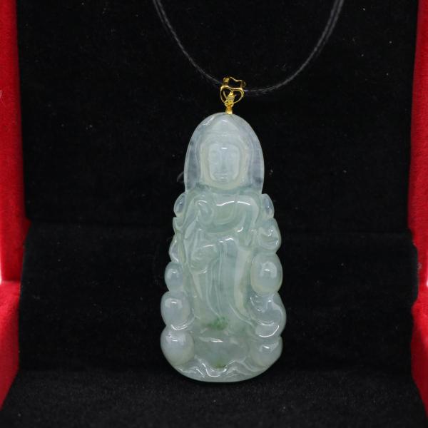 K18　送料無料　観音菩薩　ミャンマー天然翡翠　ジェイダイト　ヒスイ　ペンダントヘッド　A貨　天然石...
