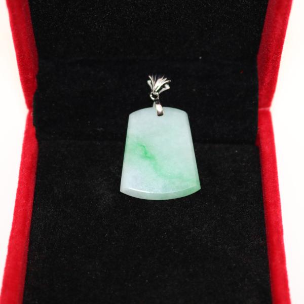 平安無事牌お守り　プレート　ミャンマー天然A貨翡翠　ヒスイ　ペンダントヘッド　 天然石　ネックレス　...