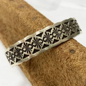 アーティスト作 Ray Bennett インディアンジュエリー コーラル