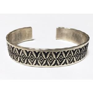 アーティスト作 Ray Bennett インディアンジュエリー コーラル