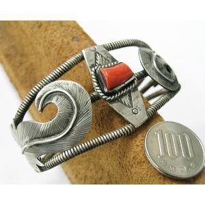 アーティスト作 Ray Bennett インディアンジュエリー コーラル