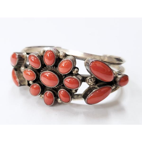 アーティスト作 Ray Bennett コーラル フラワー バングル 47 ナバホ族  ネイティブア...