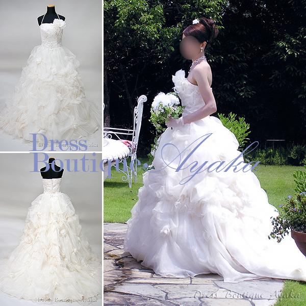 ボリュームのあるフリルが魅力【お家de試着可】9号 ワンオーナー クリーニング済