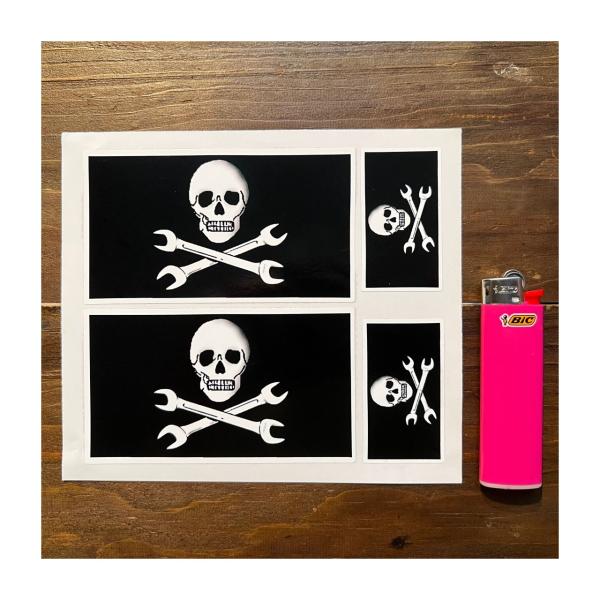 【ネコポス発送可能】英国バイクステッカー Skull &amp; Cross Spanner Sticker...