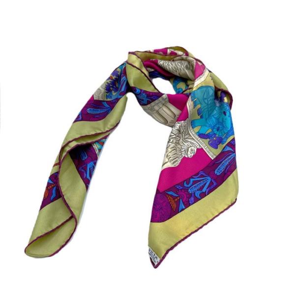 エルメス HERMES スカーフ 塔門 TORANA 柄 カラフル くすみライトグリーン系 送料無料...