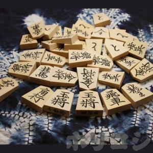 将棋駒 彫駒 楓(カエデ) 特上彫 菱湖(リョウコ)書 : ザッカスヤフー店