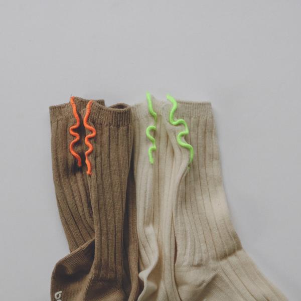キッズ 靴下 ネオンフリルソックス 男の子 女の子 べ幼児 おしゃれ シンプル 兄弟 お揃い 春 秋...