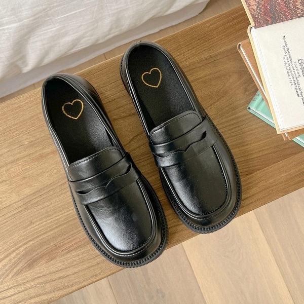 ローファー コインローファー スクエアトゥ フラット レディース ぺたんこ 黒 ブラック おじ靴 革...