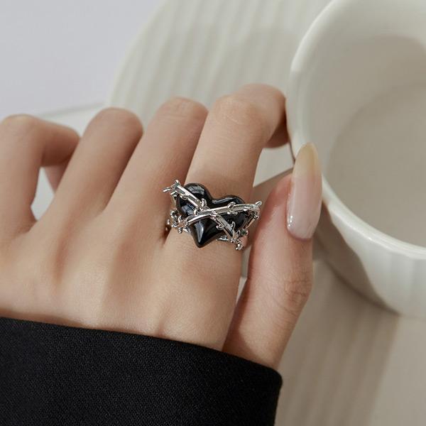 棘 ハートモチーフ リング 指輪 シルバー ブラック 黒 茨 いばら カフリング