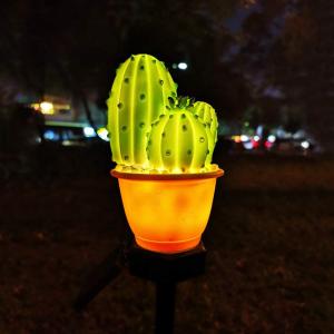 カクタス ソーラーライト 自動消灯 LED ライト ソーラー 防水 ガーデンライト 自動点滅 ガーデニング 省エネ おしゃれ 暖色｜deepark-store