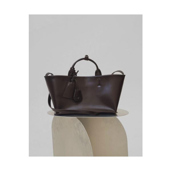 【予約会開催中】Useful Leather Bag (M) - DARK BROWN (12621...