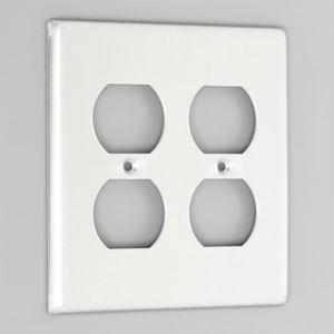 アメリカン電機 複式埋込コンセント用プレート 平刃形15A 20A用 2ヶ用ボックス用 小判穴×4ヶ 新金属製 V42A