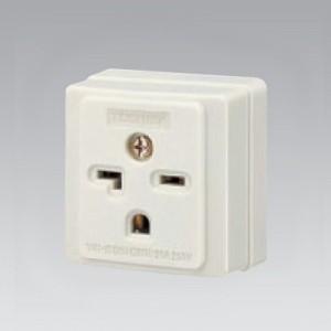 TOSHIBA（東芝） 20A250Vアース付兼用露出コンセント 送りなし DC2042E