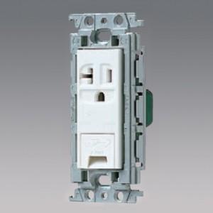 パナソニック ホワイト 15A・20A兼用埋込アースターミナル付接地コンセント 絶縁取付枠付 20A 125V WTF19314WK