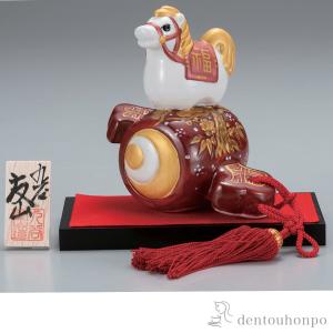 九谷焼 干支置物 波乗り午 色絵九谷 7.5号 台・敷物・立札付 ( お正月