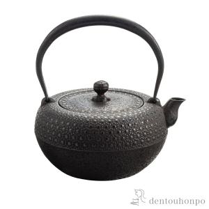 岩鋳（IWACHU） 南部鉄器 鉄瓶18型 万代アラレ 直火専用 1800ml（1.8L