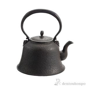 岩鋳（IWACHU） 鉄瓶18型 万代アラレ 直火専用 1800ml（1.8L） ( 岩鋳