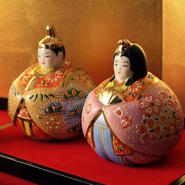 名入れ木札無料 九谷焼 玉雛人形 桜盛 3号 台・敷物・立札・屏風付 ( あすつく コンパクト お雛...