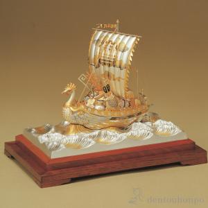 九谷焼 七福神宝船 盛 6号 台・敷物・立札付 ( 退職祝い 定年 置物