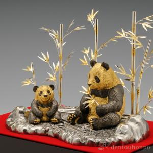 純金 親子パンダ 彩色 100g ( 木札名入...の詳細画像2