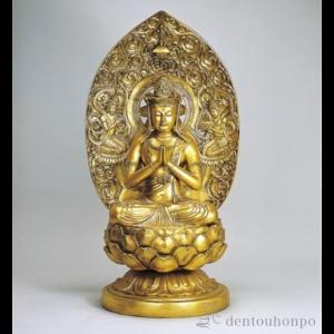 銅製 勢至菩薩 金箔 午年生まれのお守本尊（一周忌） ( 木札名入れ有料 仏像 お寺 日本 屋外 屋内 高岡銅器 法要 メモリアル 法事 祈念 弔事 寄進 奉納 開店 )