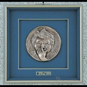 パネル 喜ぶ少女 純銀製 大 ( 額縁 飾り フレーム 人気 おすすめ 高岡銅器 周年 創立 上場 竣工 誕生日プレゼント 還暦祝い 古希 喜寿 米寿 退職 定年 )