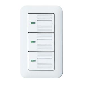 Panasonic コスモシリーズワイド21 埋込ほたるトリプルスイッチB（片切）WTP50513WP×1個の商品画像