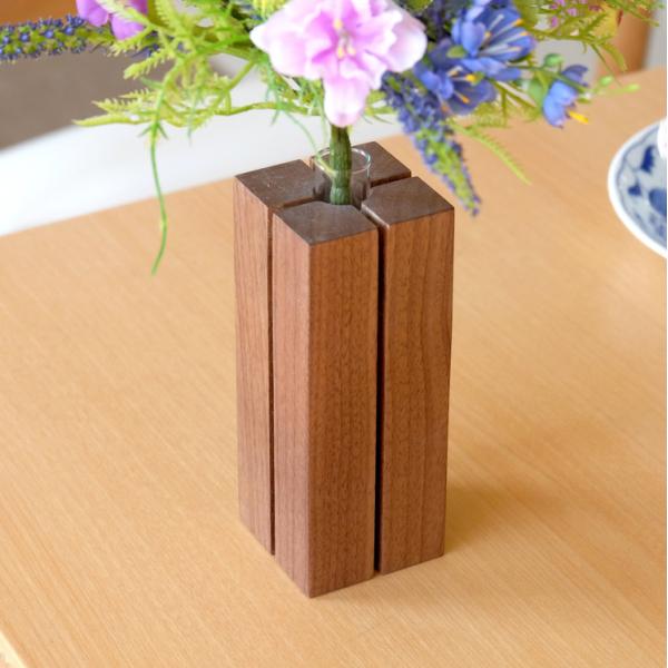【アウトレット】 一輪挿し おしゃれ 小さい 木製 モダン シンプル スリット ウォルナット材 送料...