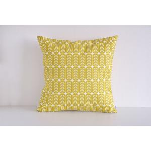 クッションカバー　Kukshome （クックスホーム）　北欧デザイン麻混生地　 45cm×45cm 　 リーフ・イエロー