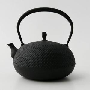 未使用品　付属品付　南部盛岡釜定工房造　１５型　南部鉄瓶　南部鉄器　鉄瓶 世界的に人気の岩手県盛岡の南部鉄器 釜定の書籍を2020年7月に発売！4