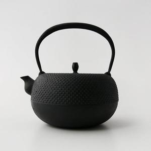 鉄瓶 南部鉄器 やかん 釜定 平丸 あられ 1.7L 白湯 直火 IH対応 ケトル