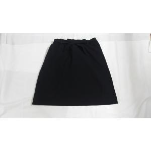 黒スカート ウエストゴム調整可能 共布リボン付き...の商品画像