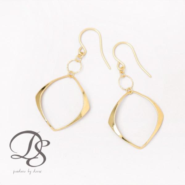 【土日限定2000円OFFクーポン有】 18金 ピアス k18 18金ピアス 18k 揺れる フック...