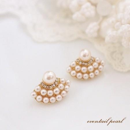 扇型パールピアス/イヤリング　エレガントモダンな印象に導く.