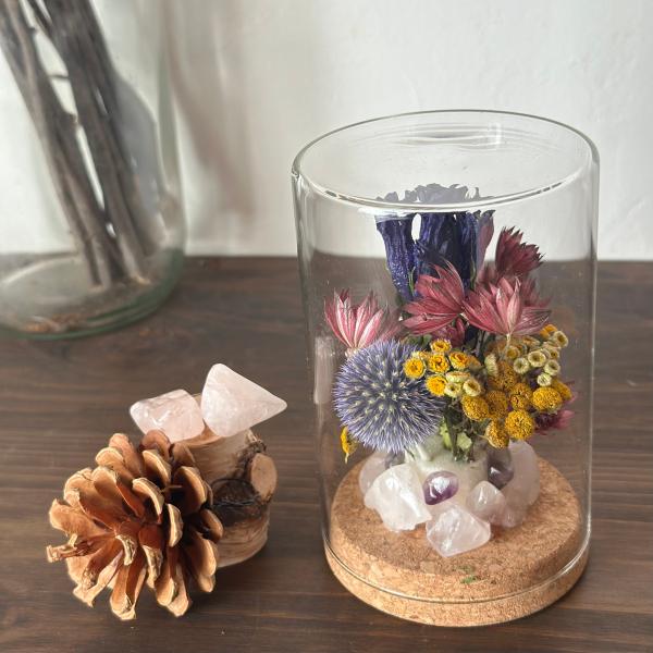 ナチュラルドライフラワーと鉱石のガラスドーム　インテリアフラワー　フラワーギフト