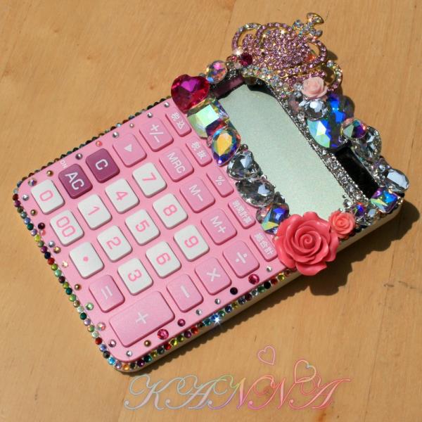 極上！高級ビジューとスワロとティアラの宝石盛り♪ライトピンクデコ電卓 by Kanna