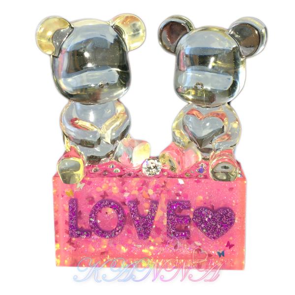 クリスタルレジン製！クリスタルベアの「LOVE」 置物 インテリア  by Kanna