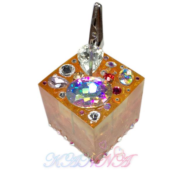 大粒ビジューのクリスタルレジン メモスタンド by KANNA