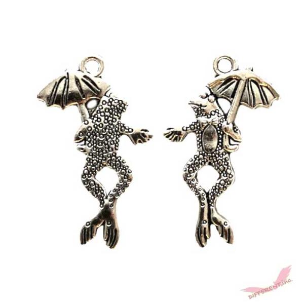 雨傘なのか日傘なのかをさす カエル チャーム