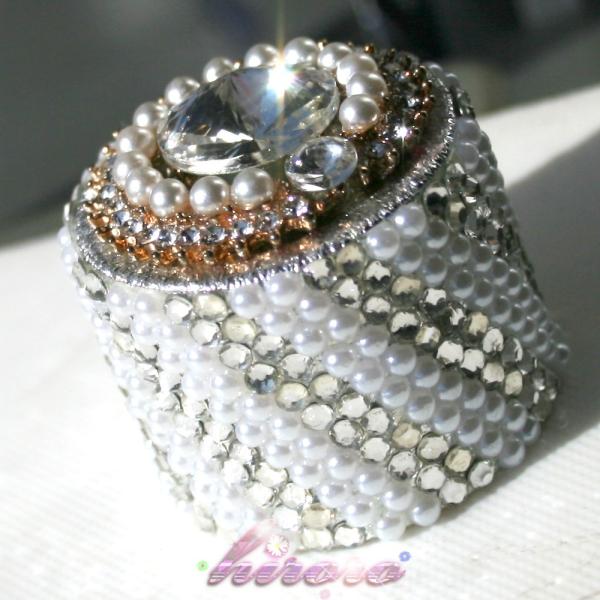 ペットボトルキャップ  台座付きクリスタル