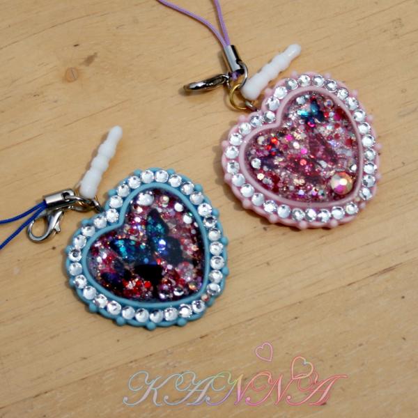ハート型 蝶とストーンのイヤホンジャック・ストラップ2個セットB by Kanna