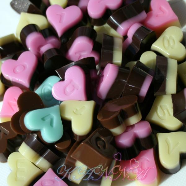 レジン製♪ 2層のハートチョコ65個以上セット  by Kanna
