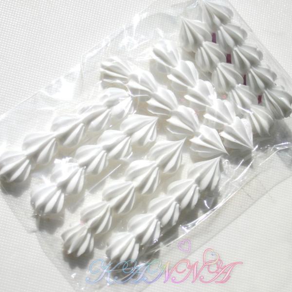 訳あり!大容量のホワイトシリコンホイップ320個以上セット  by Kanna