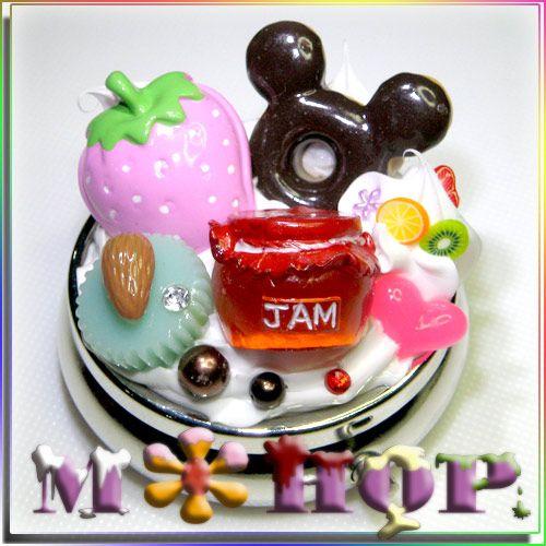 スイーツてんこ盛り バニラ風ピルケース 手作りデコ